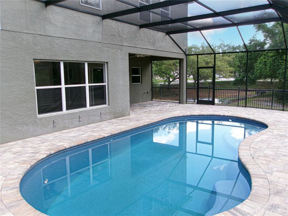 Activo con contrato: $495,000 (5 camas, 3 baños, 2624 Pies cuadrados)