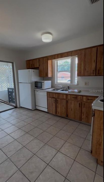 В аренду: $1,650 (2 спален, 2 ванн, 834 Квадратных фут)