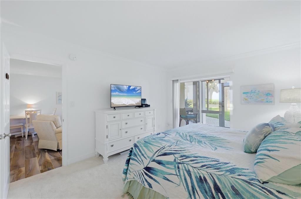 For Sale: $839,000 (2 beds, 2 baths, 1248 Square Feet)