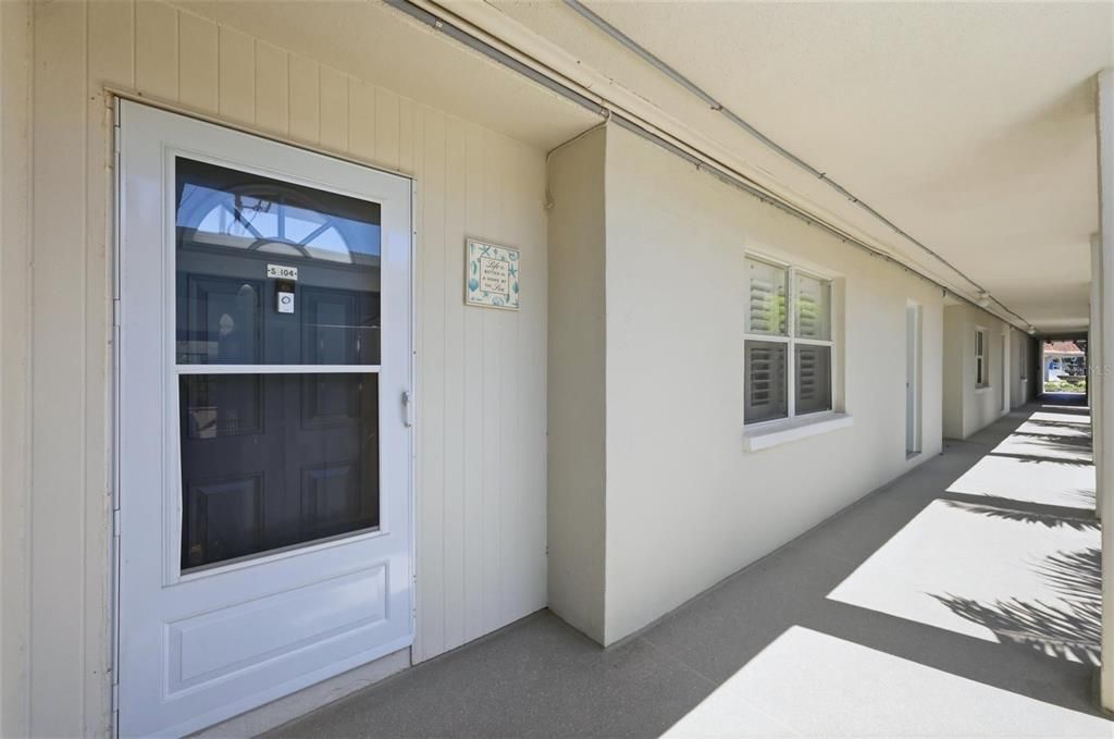For Sale: $839,000 (2 beds, 2 baths, 1248 Square Feet)