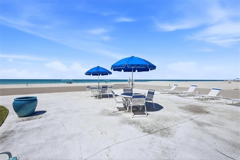 For Sale: $839,000 (2 beds, 2 baths, 1248 Square Feet)