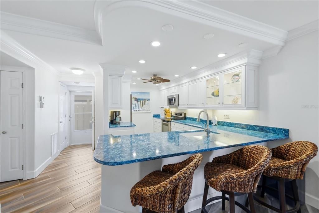 For Sale: $839,000 (2 beds, 2 baths, 1248 Square Feet)