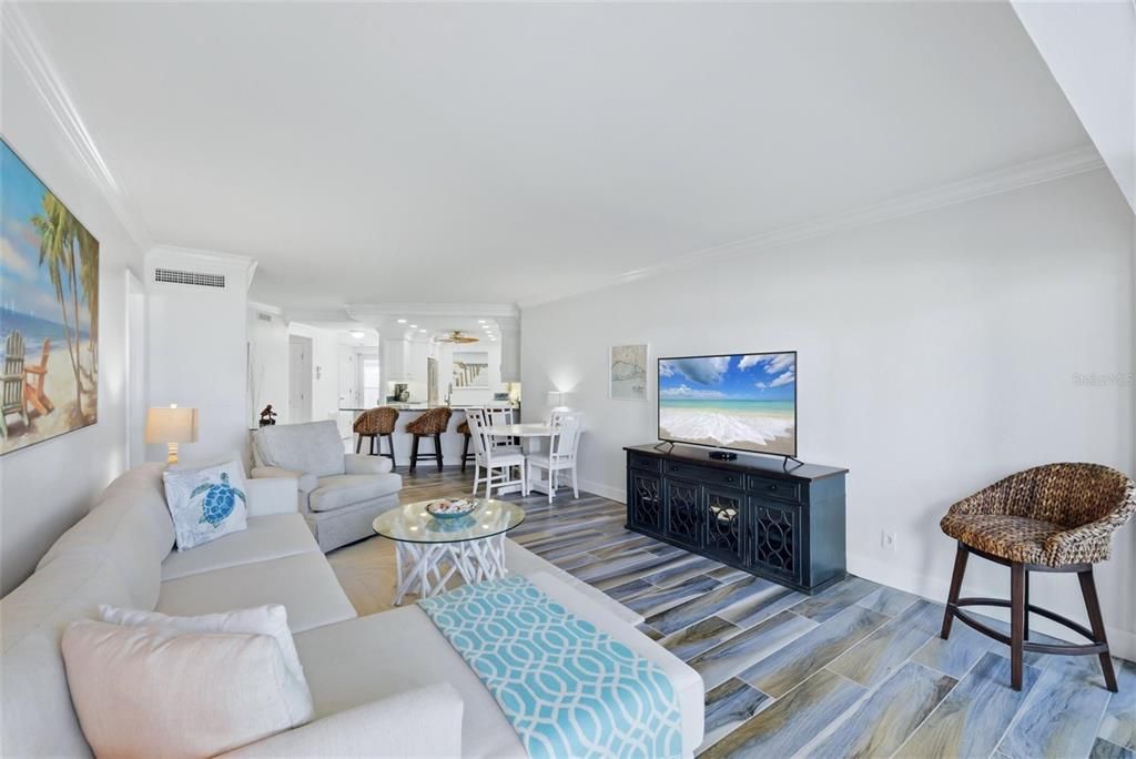 For Sale: $839,000 (2 beds, 2 baths, 1248 Square Feet)