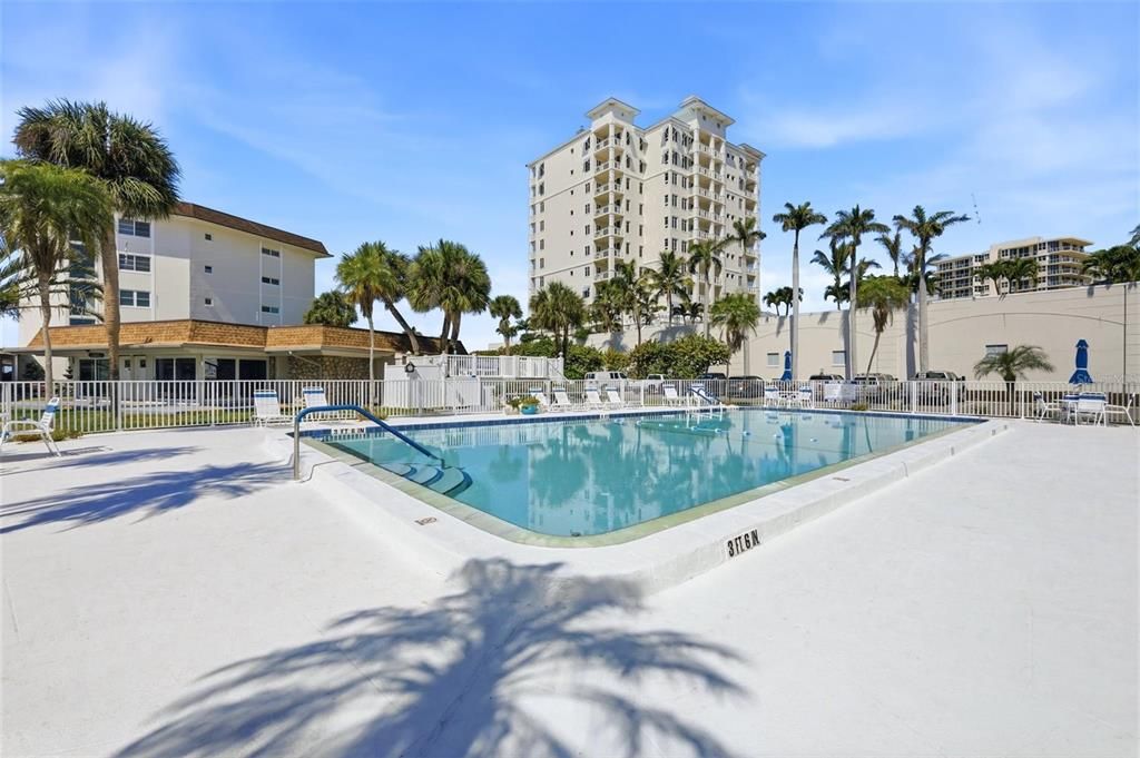 For Sale: $839,000 (2 beds, 2 baths, 1248 Square Feet)
