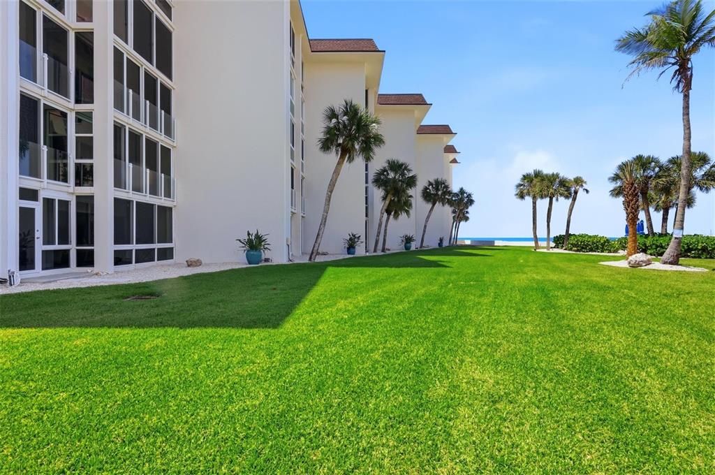 For Sale: $839,000 (2 beds, 2 baths, 1248 Square Feet)