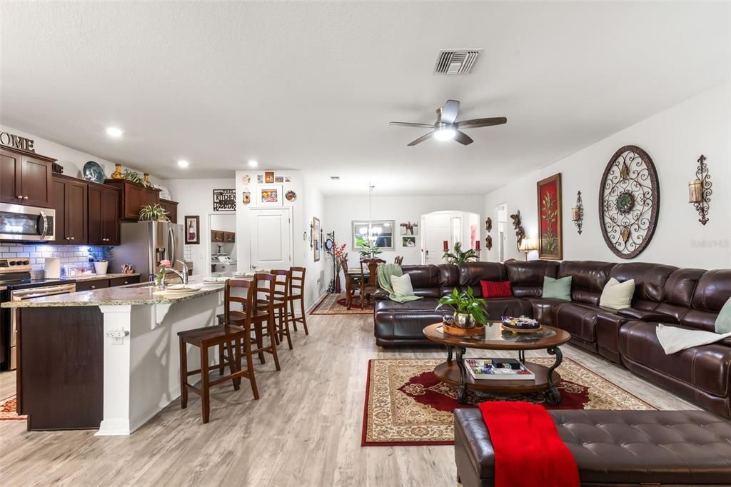 En Venta: $424,990 (3 camas, 2 baños, 1884 Pies cuadrados)
