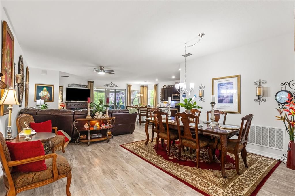 En Venta: $424,990 (3 camas, 2 baños, 1884 Pies cuadrados)