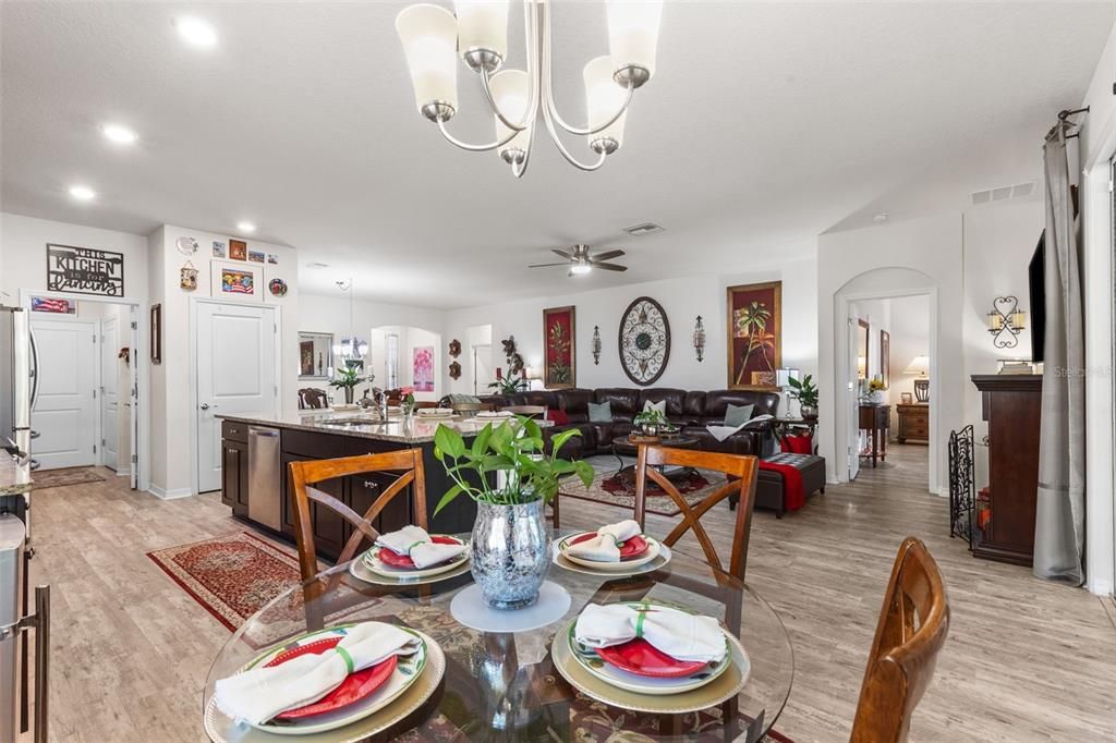 En Venta: $424,990 (3 camas, 2 baños, 1884 Pies cuadrados)
