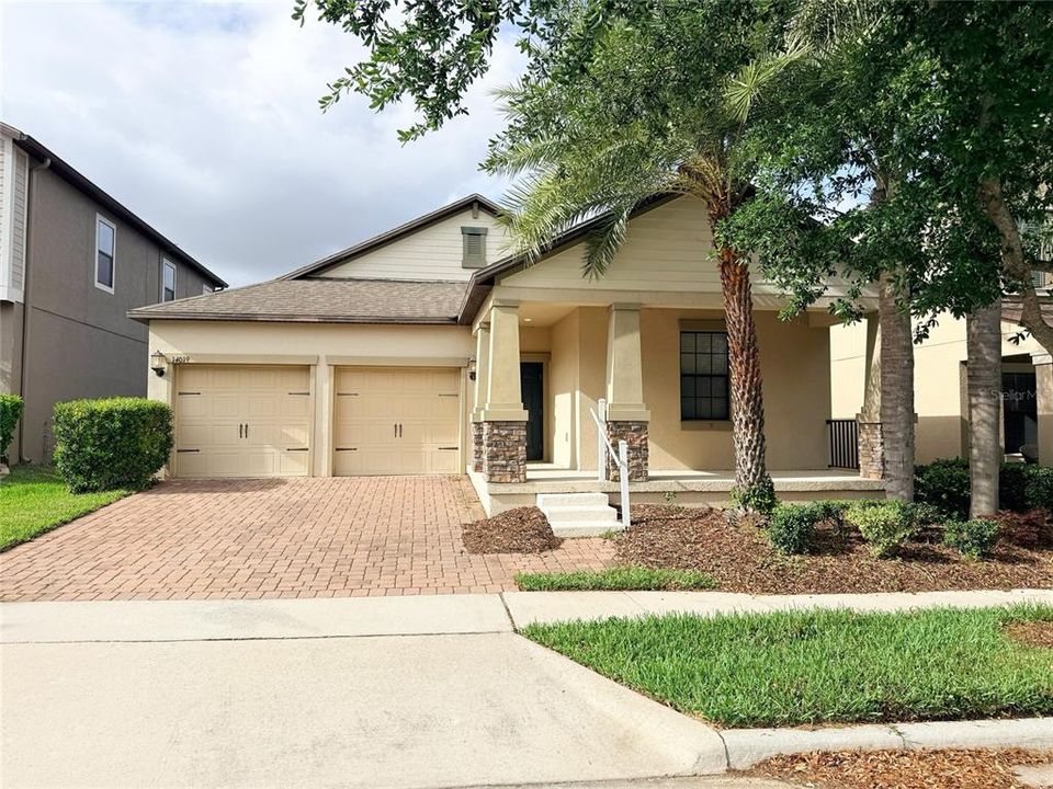Active With Contract: $564,900 (4 beds, 3 baths, 2133 Square Feet)