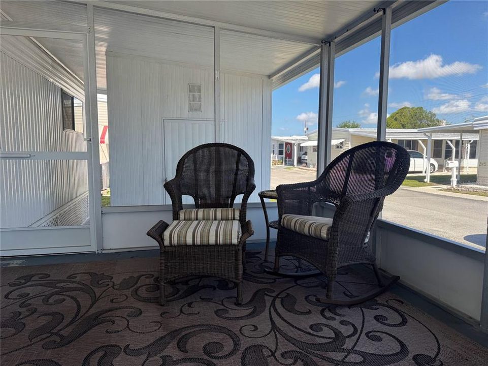Activo con contrato: $109,900 (2 camas, 2 baños, 1372 Pies cuadrados)