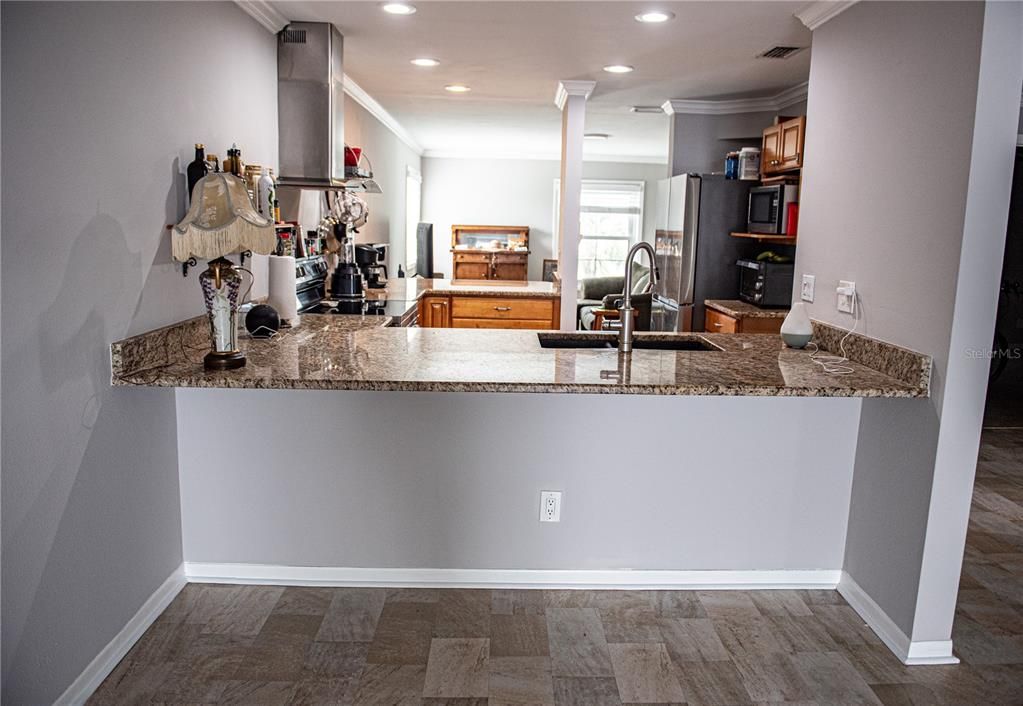 На продажу: $309,900 (2 спален, 2 ванн, 1343 Квадратных фут)