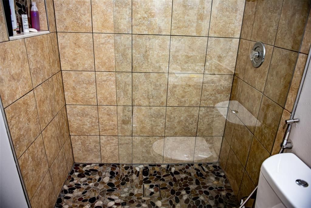 На продажу: $309,900 (2 спален, 2 ванн, 1343 Квадратных фут)