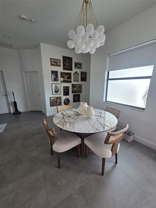 Activo con contrato: $340,000 (3 camas, 2 baños, 1491 Pies cuadrados)