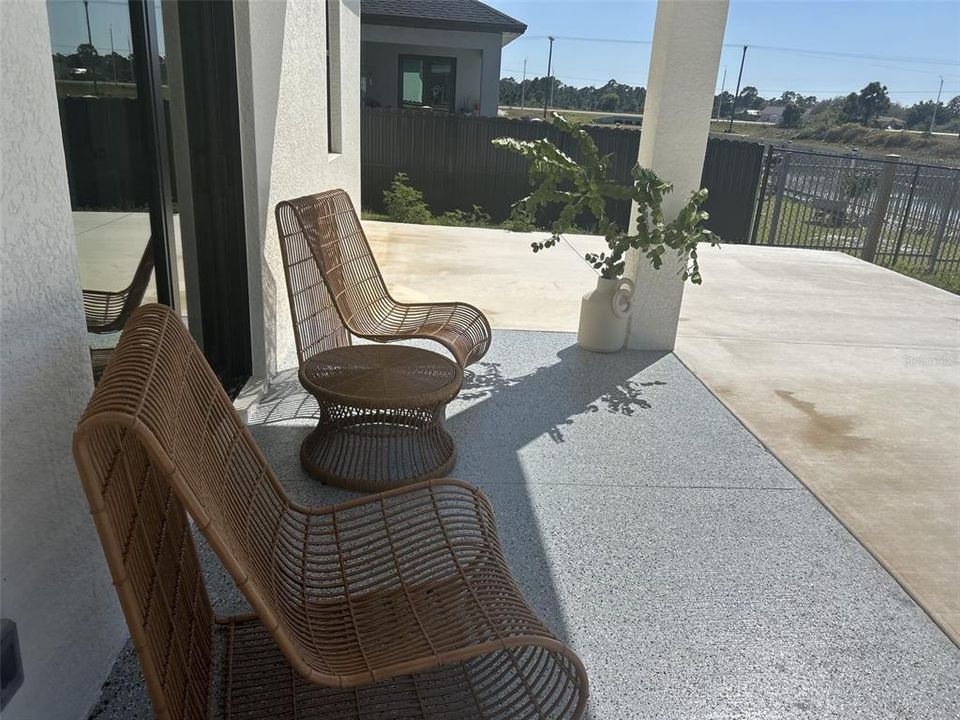 Activo con contrato: $340,000 (3 camas, 2 baños, 1491 Pies cuadrados)