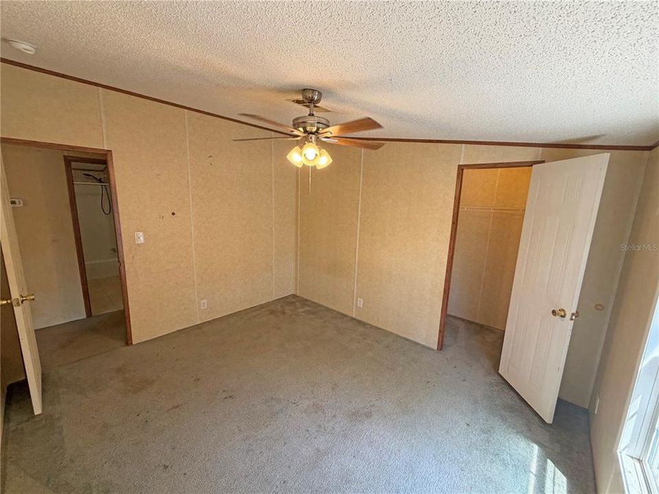 На продажу: $235,000 (3 спален, 2 ванн, 1352 Квадратных фут)