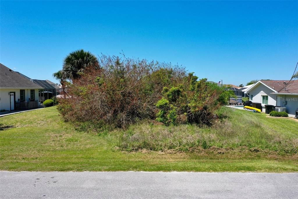 En Venta: $279,900 (0.23 acres)
