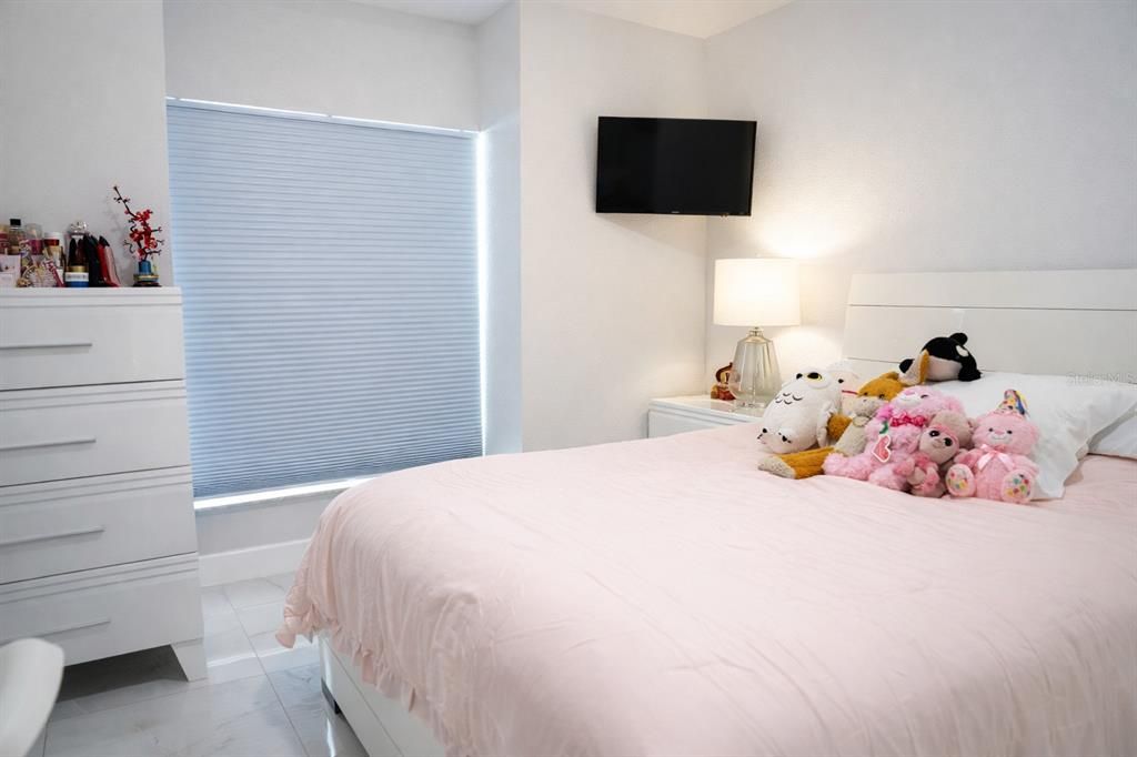 Active With Contract: $458,900 (3 beds, 2 baths, 1692 Square Feet)