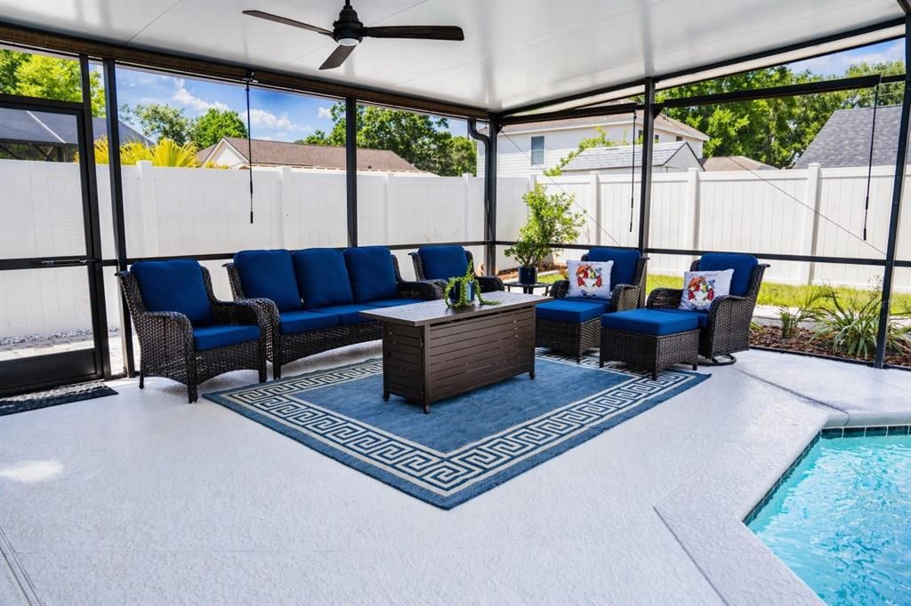 Active With Contract: $458,900 (3 beds, 2 baths, 1692 Square Feet)