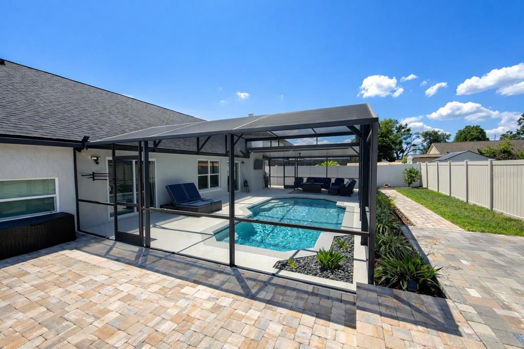 Active With Contract: $458,900 (3 beds, 2 baths, 1692 Square Feet)