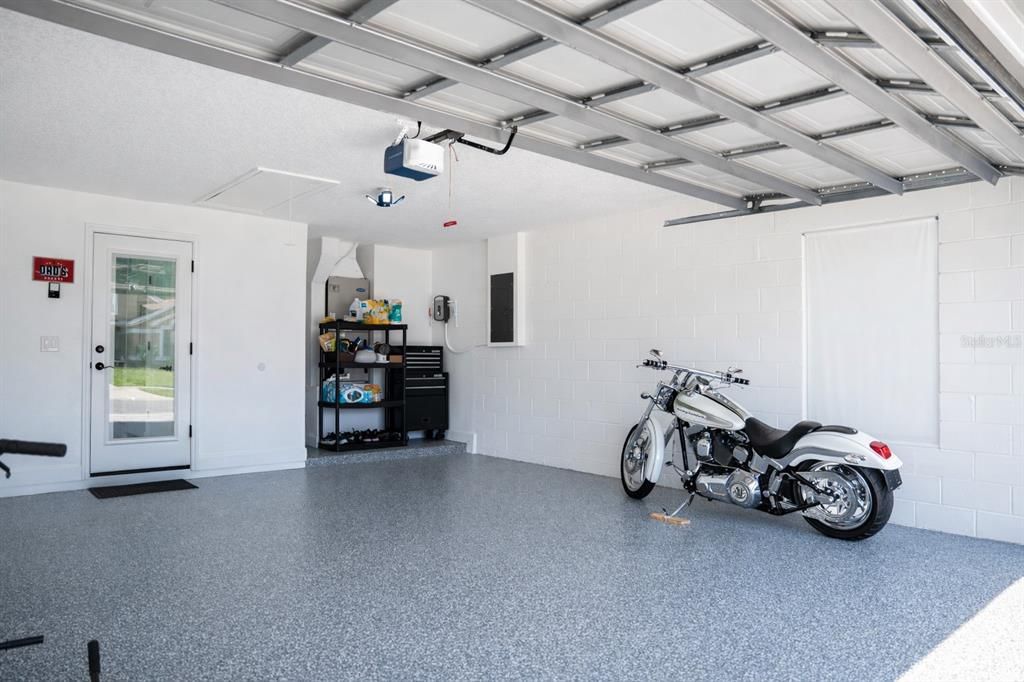 Active With Contract: $458,900 (3 beds, 2 baths, 1692 Square Feet)