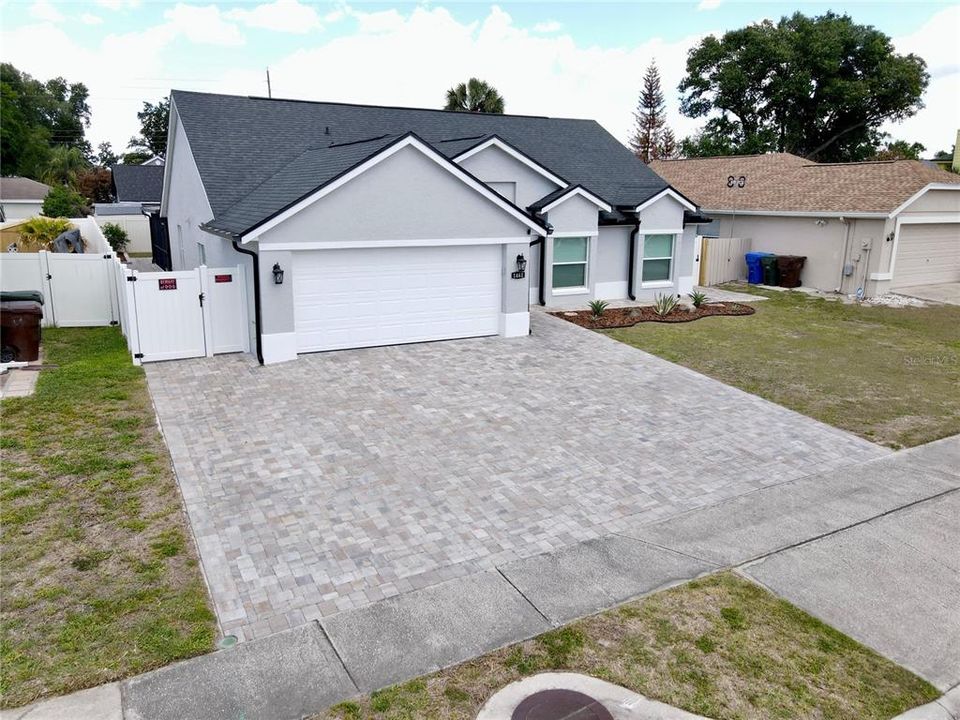 Active With Contract: $458,900 (3 beds, 2 baths, 1692 Square Feet)