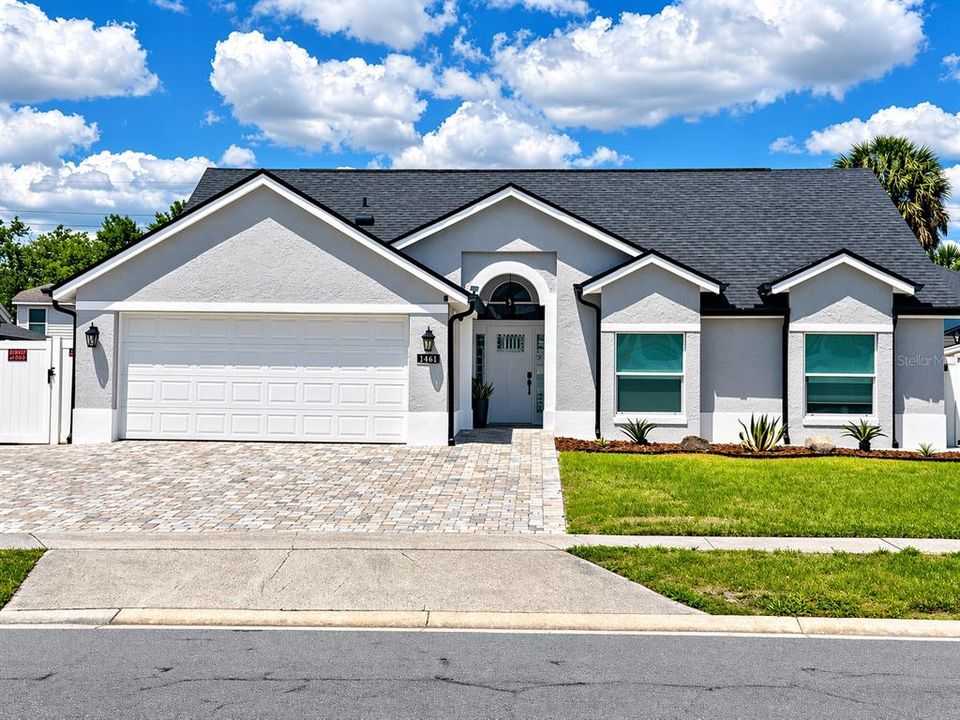 Active With Contract: $458,900 (3 beds, 2 baths, 1692 Square Feet)