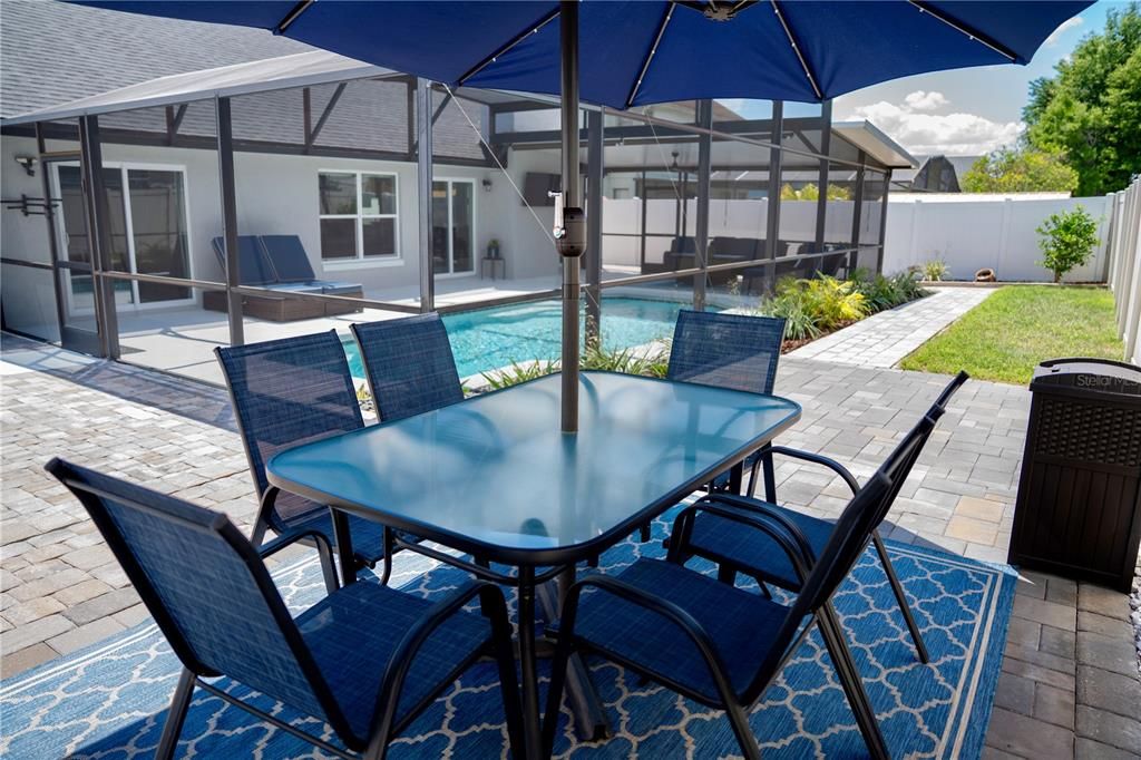 Active With Contract: $458,900 (3 beds, 2 baths, 1692 Square Feet)