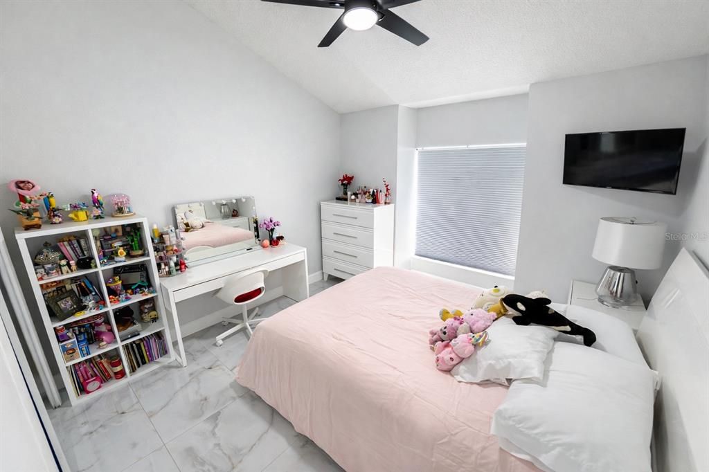 Active With Contract: $458,900 (3 beds, 2 baths, 1692 Square Feet)
