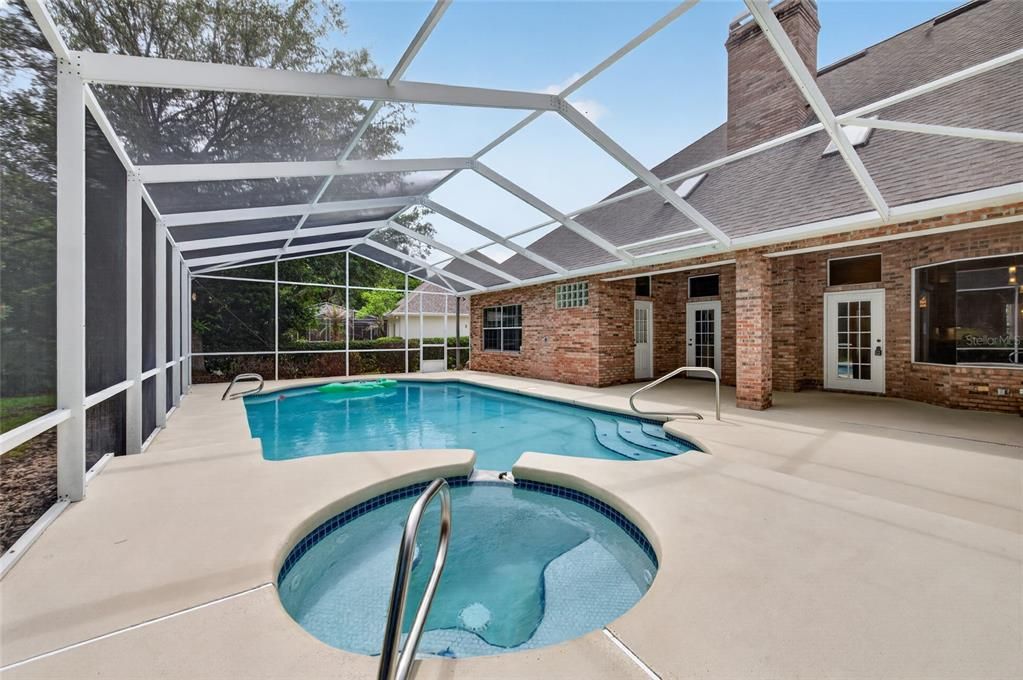 Active With Contract: $600,000 (5 beds, 3 baths, 2921 Square Feet)