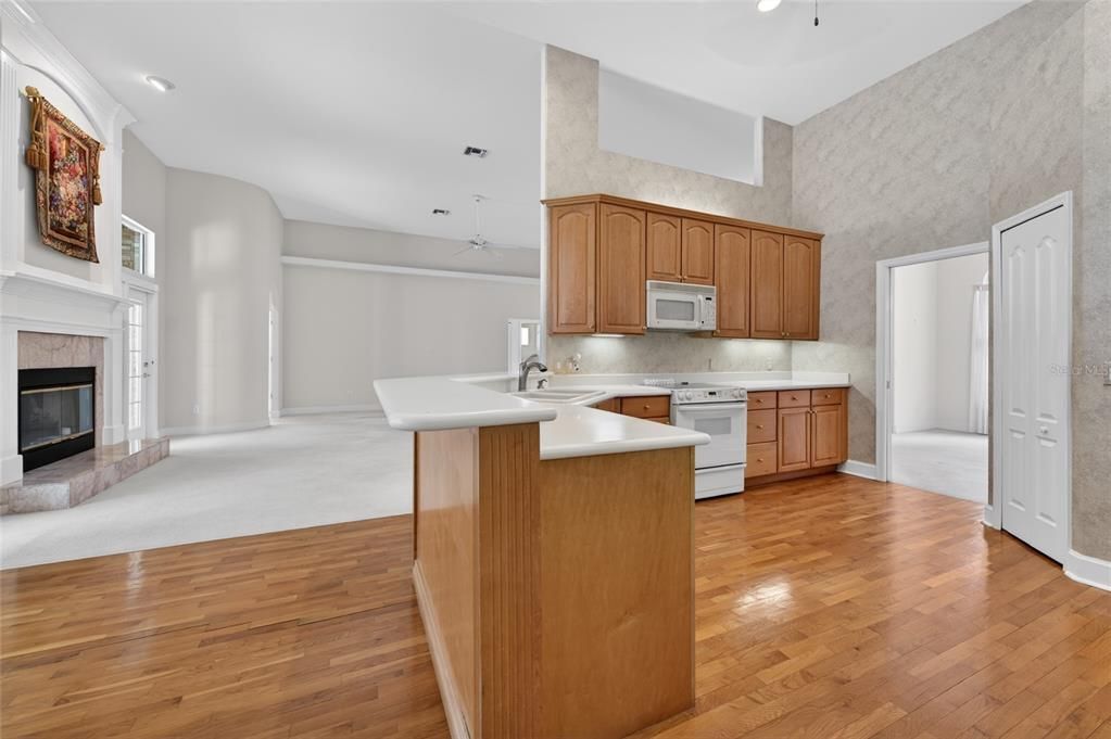 Active With Contract: $600,000 (5 beds, 3 baths, 2921 Square Feet)