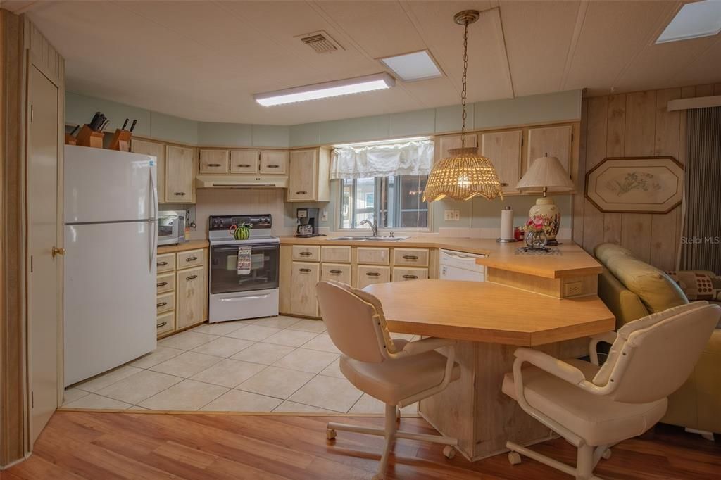En Venta: $174,000 (2 camas, 2 baños, 1288 Pies cuadrados)