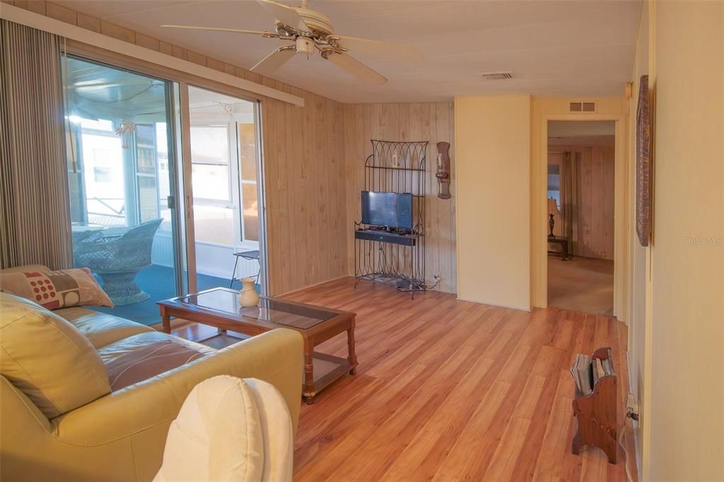 En Venta: $174,000 (2 camas, 2 baños, 1288 Pies cuadrados)