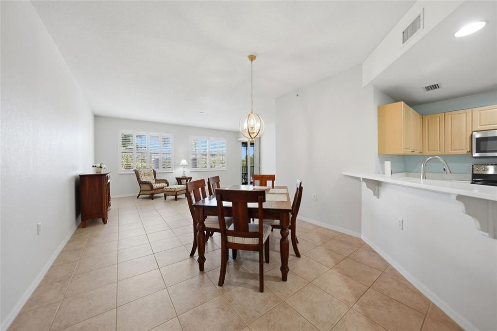 Activo con contrato: $198,000 (2 camas, 2 baños, 1351 Pies cuadrados)