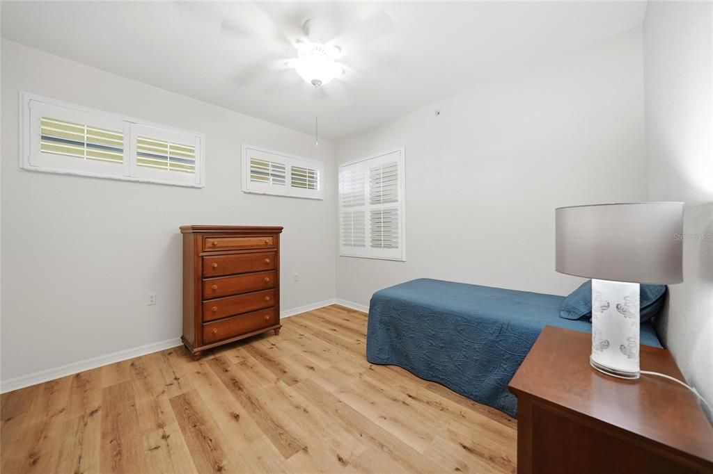 Activo con contrato: $198,000 (2 camas, 2 baños, 1351 Pies cuadrados)