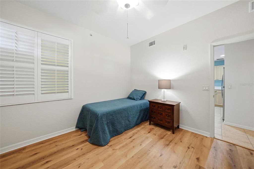 Activo con contrato: $198,000 (2 camas, 2 baños, 1351 Pies cuadrados)