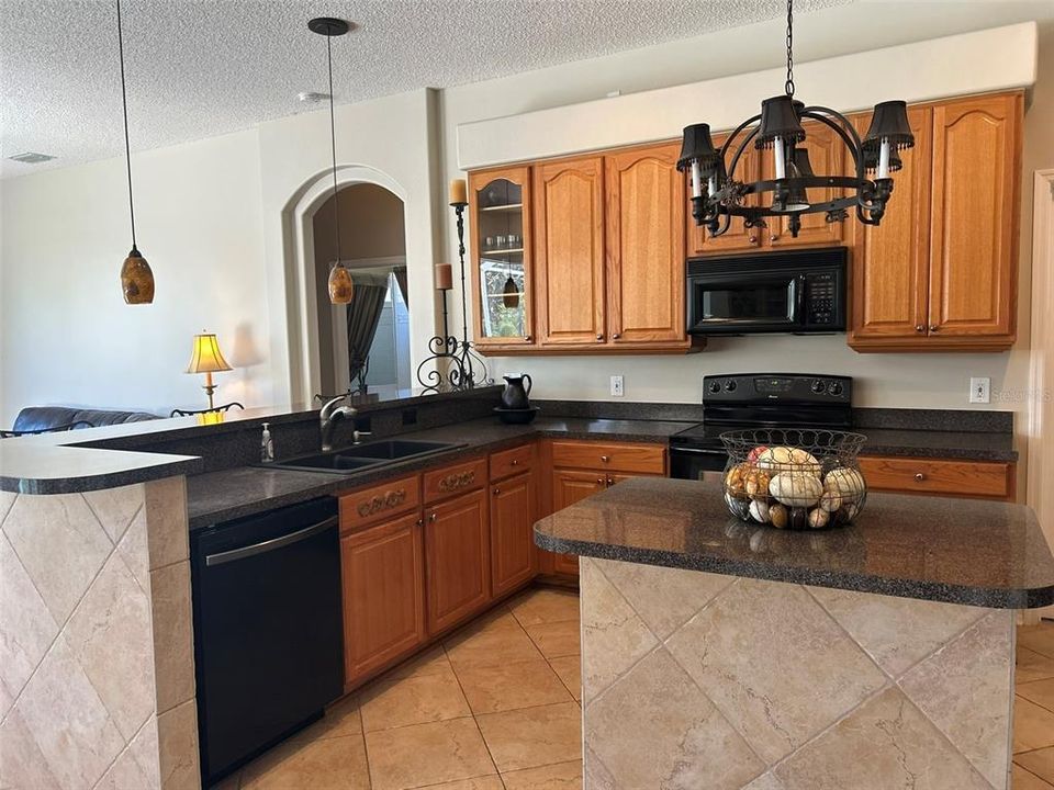 For Sale: $569,900 (3 beds, 2 baths, 2009 Square Feet)