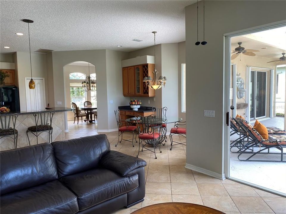 For Sale: $569,900 (3 beds, 2 baths, 2009 Square Feet)
