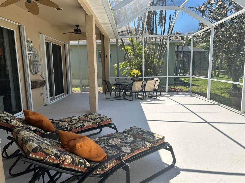 For Sale: $569,900 (3 beds, 2 baths, 2009 Square Feet)