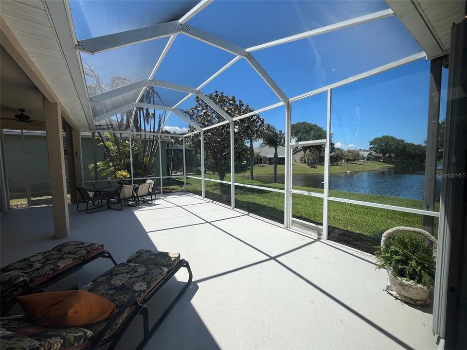 For Sale: $569,900 (3 beds, 2 baths, 2009 Square Feet)