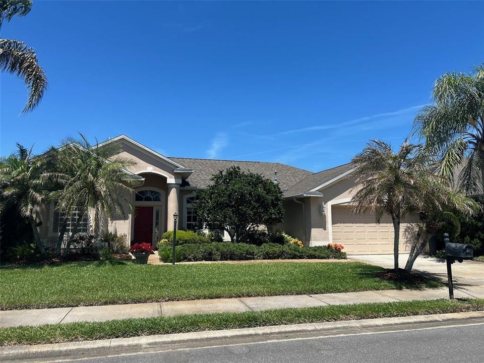 For Sale: $569,900 (3 beds, 2 baths, 2009 Square Feet)