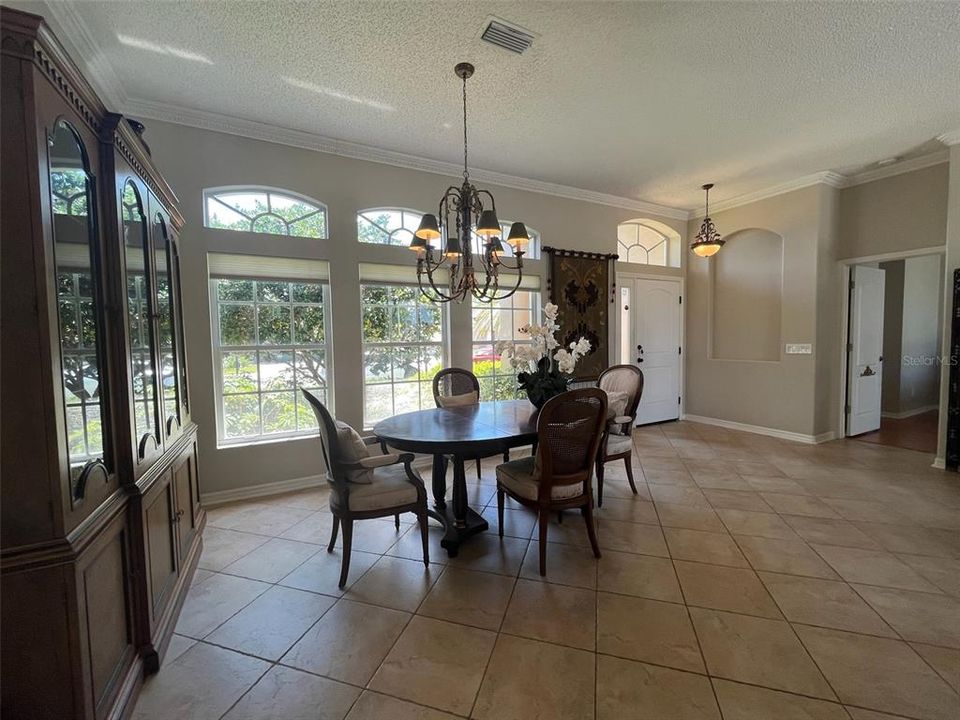 For Sale: $569,900 (3 beds, 2 baths, 2009 Square Feet)