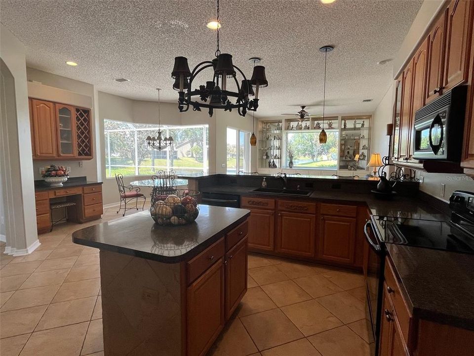 For Sale: $569,900 (3 beds, 2 baths, 2009 Square Feet)