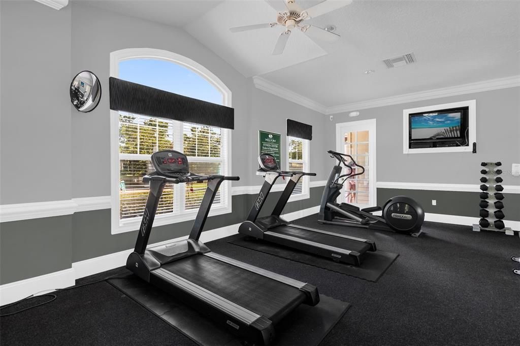 For Sale: $144,900 (1 beds, 1 baths, 948 Square Feet)