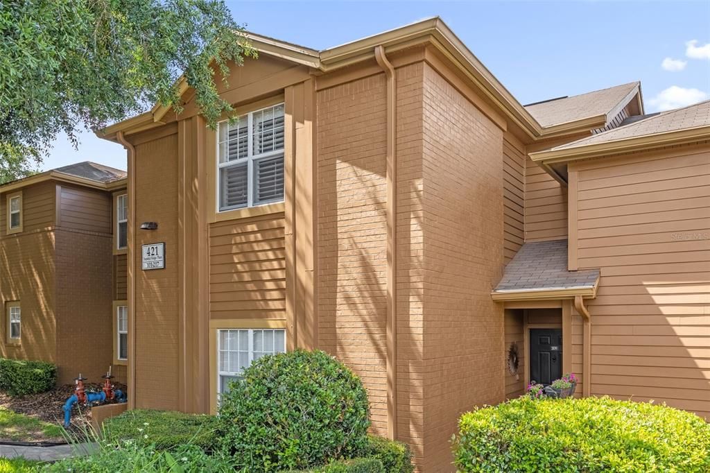 For Sale: $144,900 (1 beds, 1 baths, 948 Square Feet)