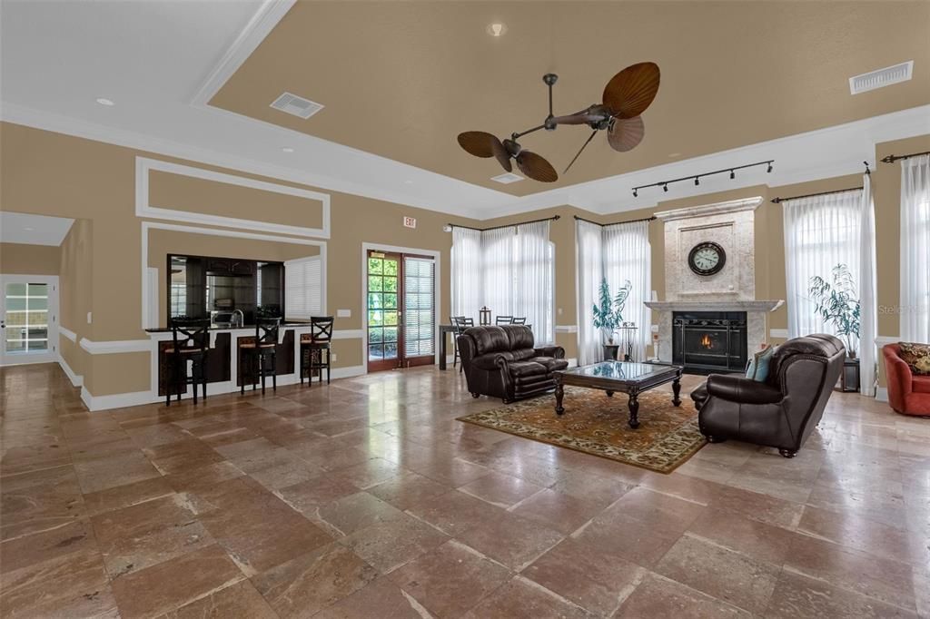 For Sale: $144,900 (1 beds, 1 baths, 948 Square Feet)
