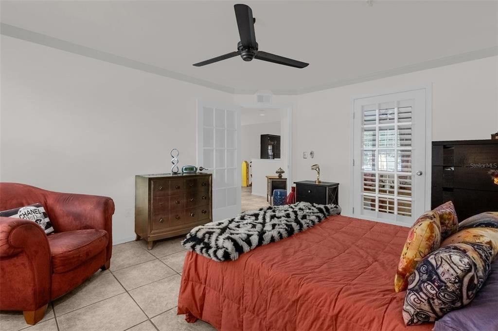 For Sale: $144,900 (1 beds, 1 baths, 948 Square Feet)