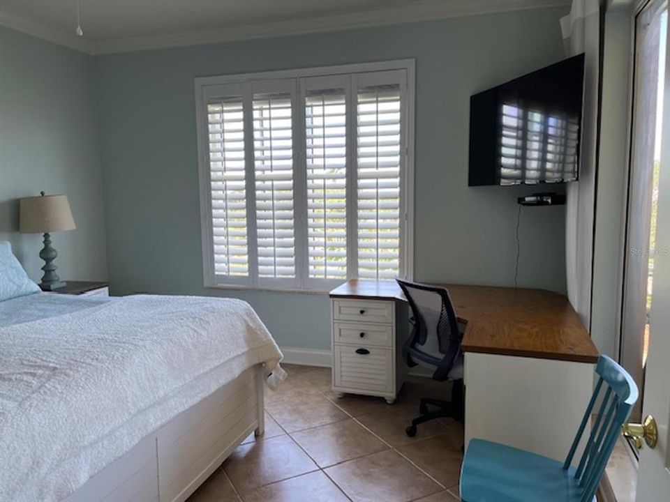 For Rent: $4,675 (2 beds, 2 baths, 1450 Square Feet)