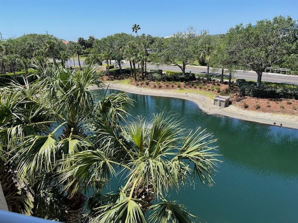 For Rent: $4,675 (2 beds, 2 baths, 1450 Square Feet)