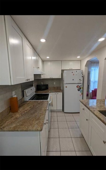 For Rent: $1,275 (1 beds, 1 baths, 617 Square Feet)