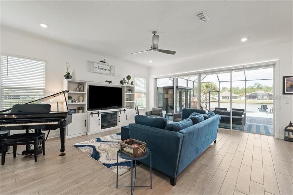 For Sale: $729,000 (4 beds, 3 baths, 2798 Square Feet)